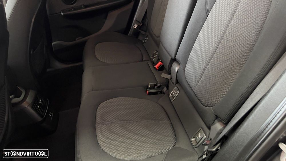 BMW 216 Active Tourer d Aut. Luxury Line - 15