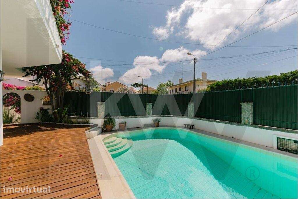 Moradia renovada isolada em Cascais - com piscina e lindo jardim, chur - Grande imagem: 2/51