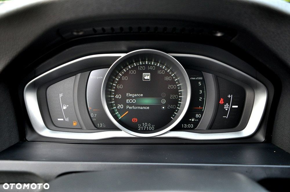Volvo V60 D3 Drive-E Momentum - 25