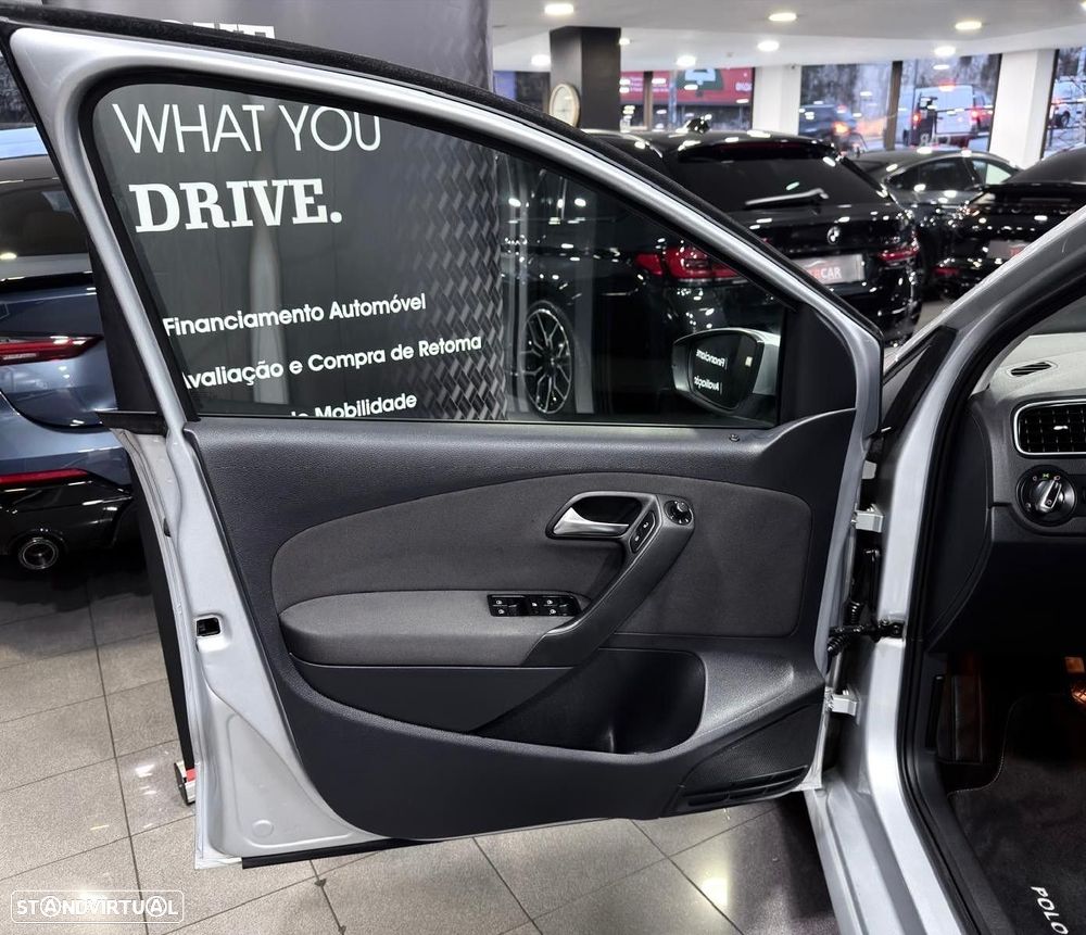 VW Polo 1.2 Confortline - 24