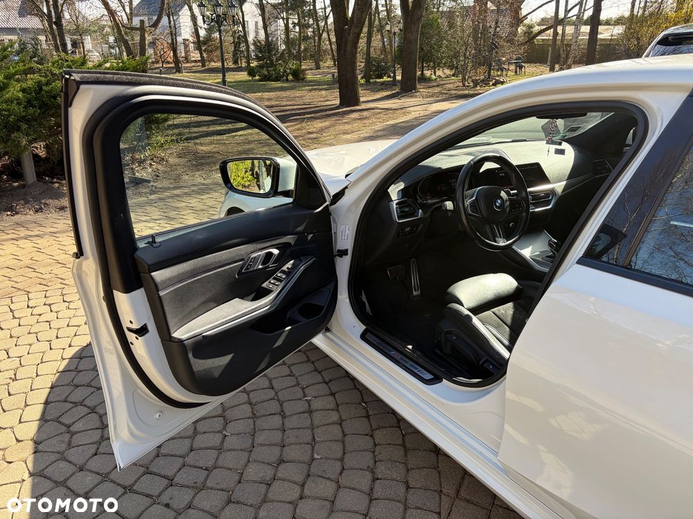 BMW Seria 3 318d M Sport - 21