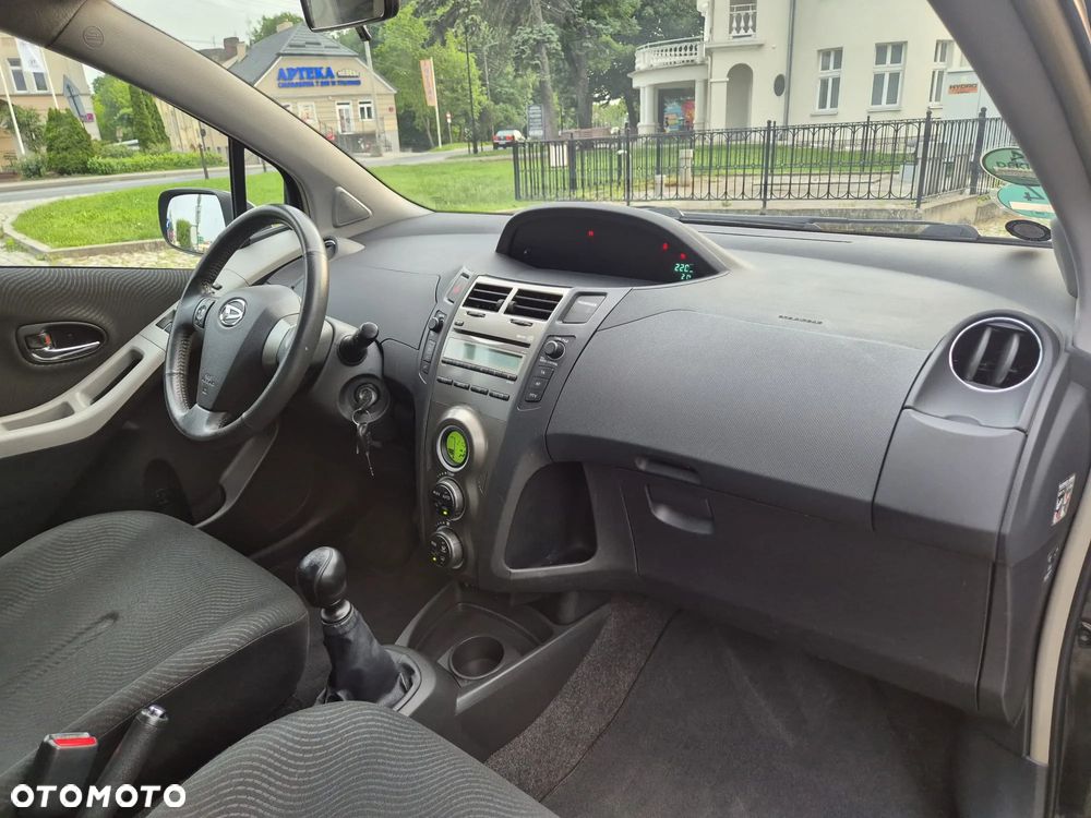 Toyota Yaris 1.33 VVT-i Cool - 8