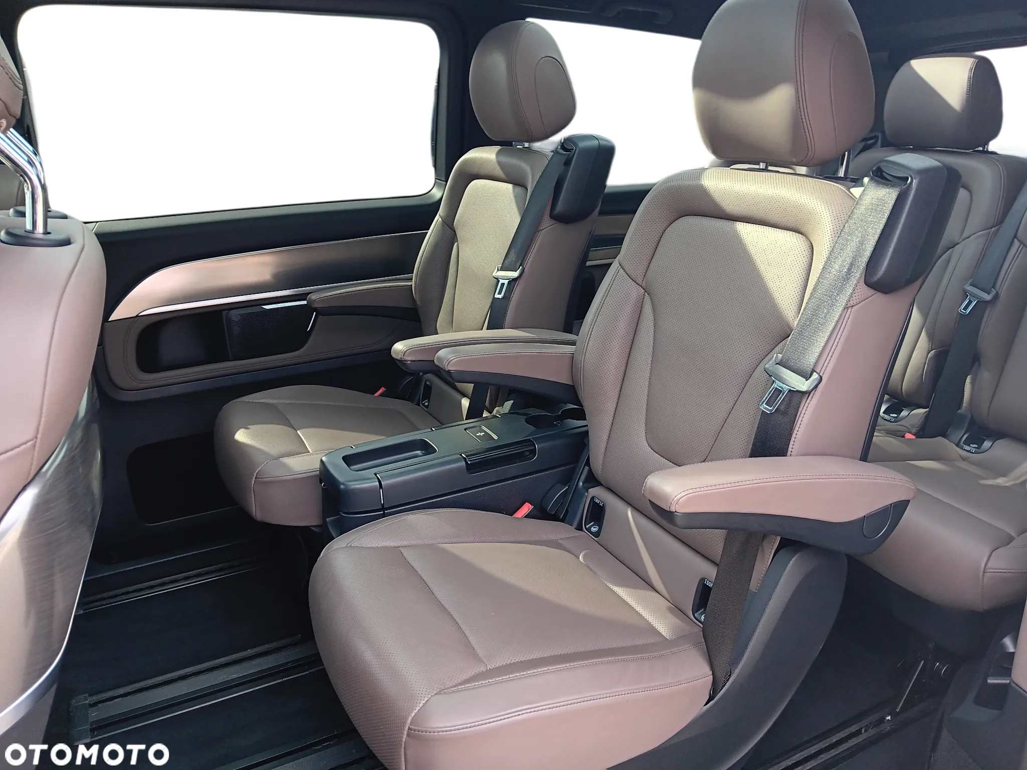 Mercedes-Benz Klasa V 300 d 4-Matic Exclusive 9G-Tronic (d³ugi) - 11
