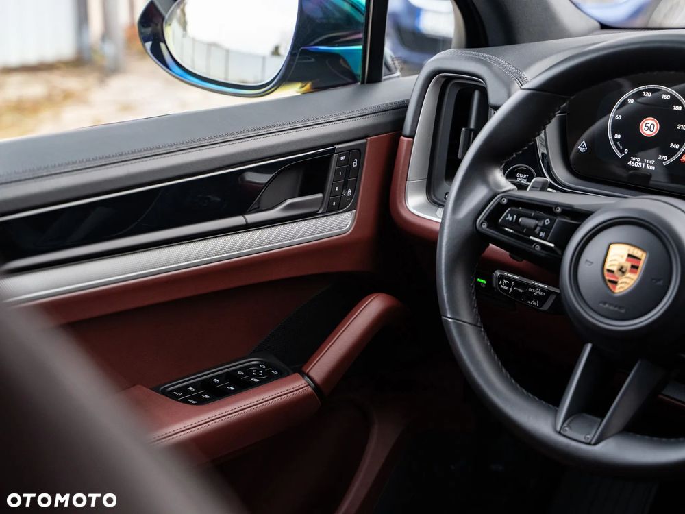 Porsche Cayenne - 19