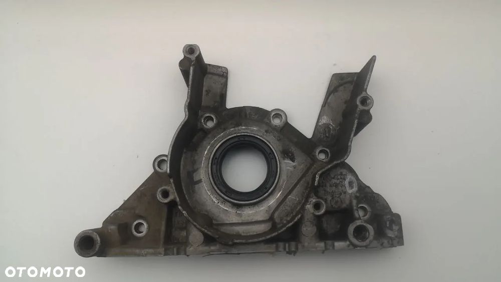 038103153A, 038103153C 038103153F USZCZELNIACZ WAŁU KORBOWEGO – PRZÓD (FLANSZA / OBUDOWA + USZCZELKA) - 2