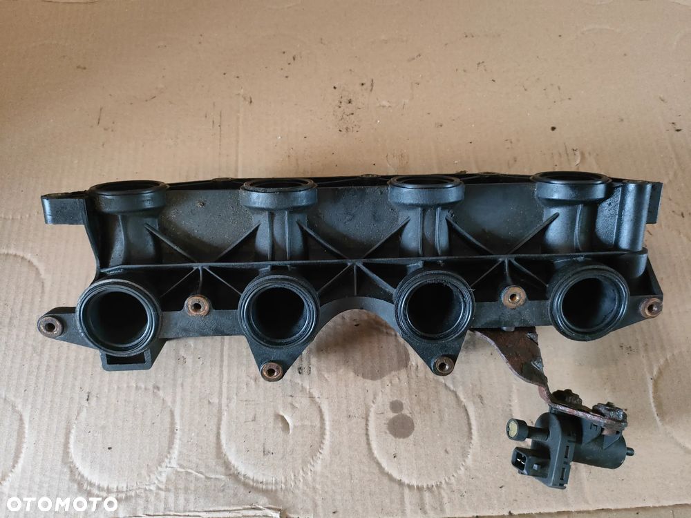 Renault MASTER II LIFT 2.5 dci KOLEKTOR SSACY 8200684323 - 8