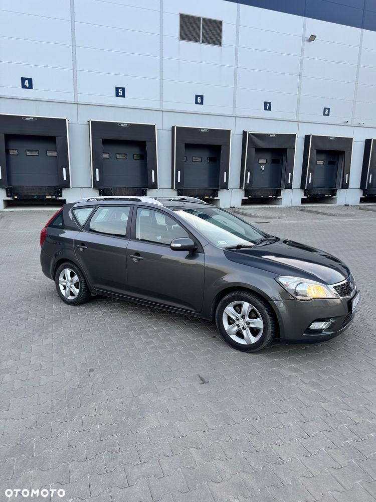 Kia Ceed 1.6 L - 2
