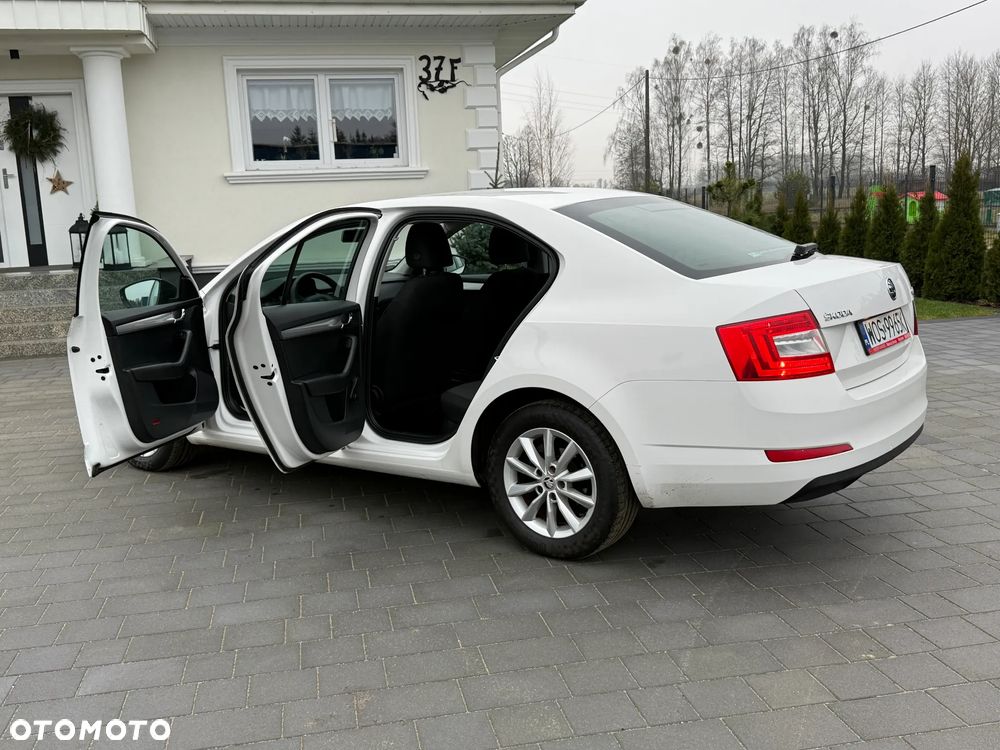 Skoda Octavia 1.6 TDI Solution - 10