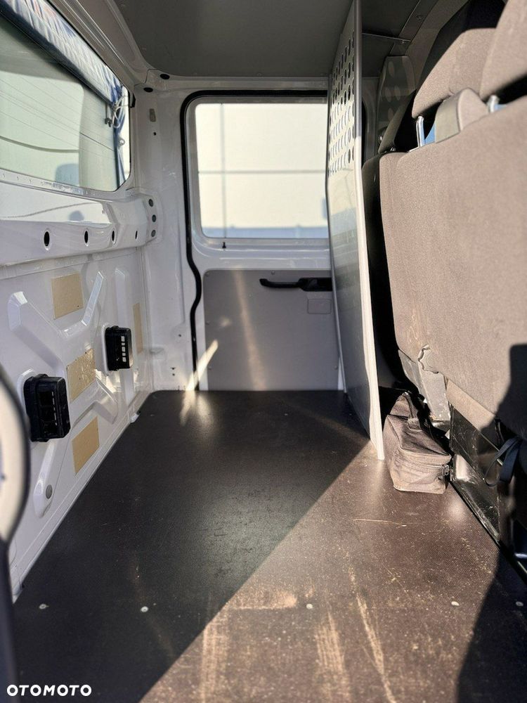 Volkswagen Transporter - 31