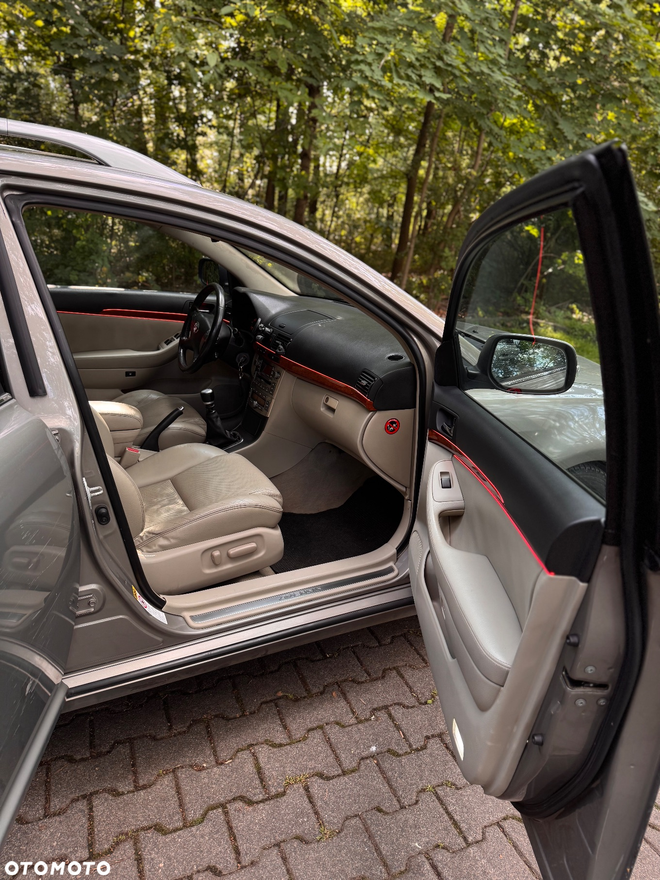 Toyota Avensis - 24