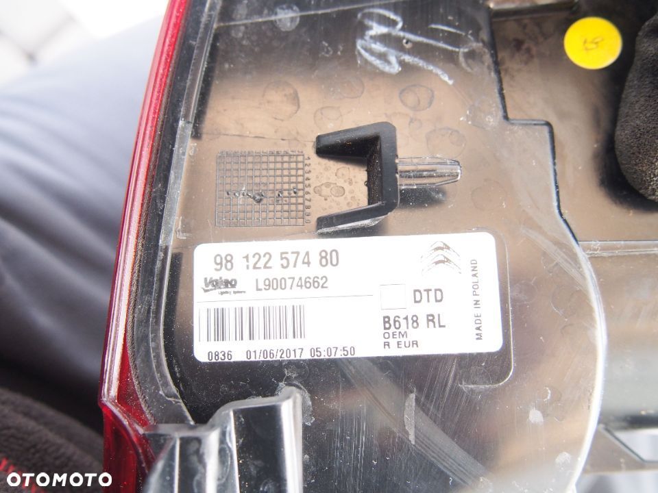 Citroen C3 16r Lampa prawa tyl tylna 2016 - 3