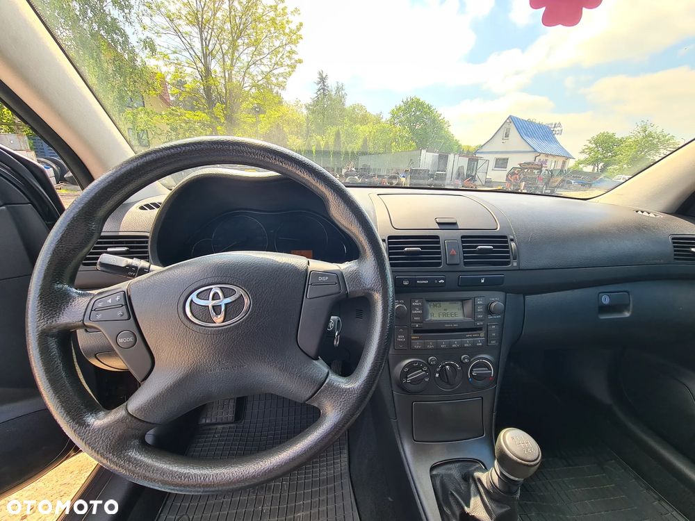 Toyota Avensis - 25