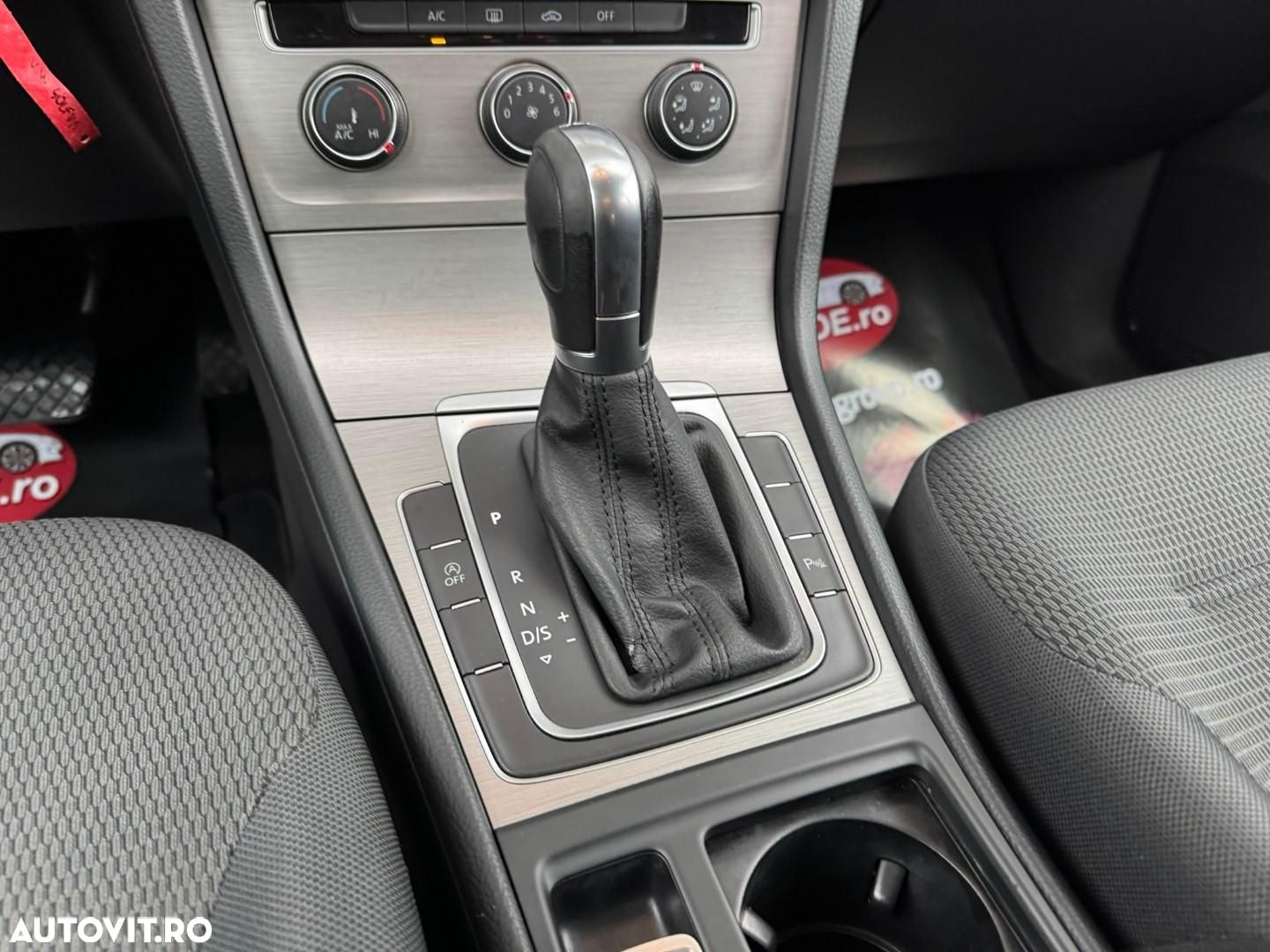 Volkswagen Golf - 11