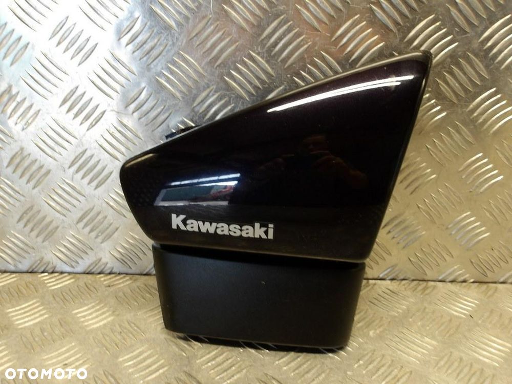 Boczek osłona boczna prawa KAWASAKI VN 900 VULCAN CUSTOM 07-24r   PN. 36001-0082 - 1