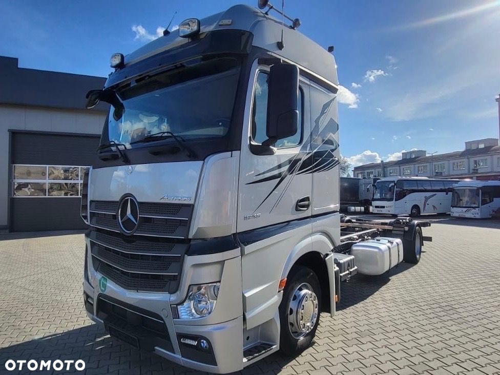 Mercedes-Benz 1843 - 1