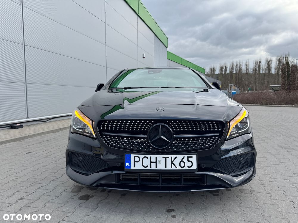 Mercedes-Benz CLA 200 7G-DCT AMG Line - 11