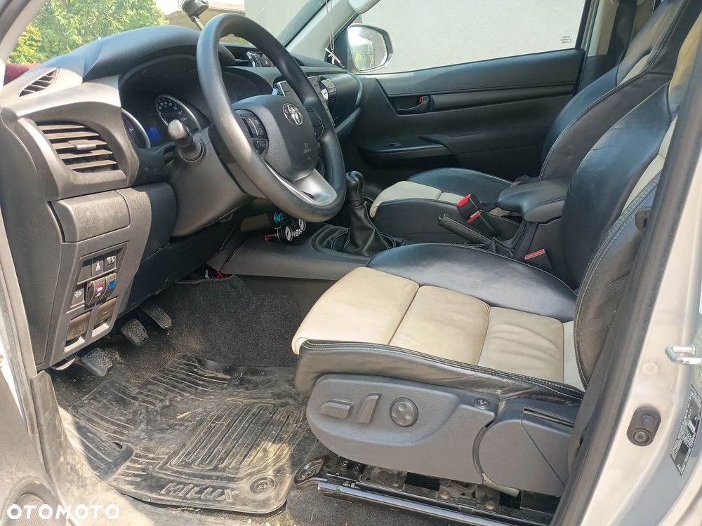 Toyota Hilux 2.4 D-4D Double Cab DLX 4x4 - 9