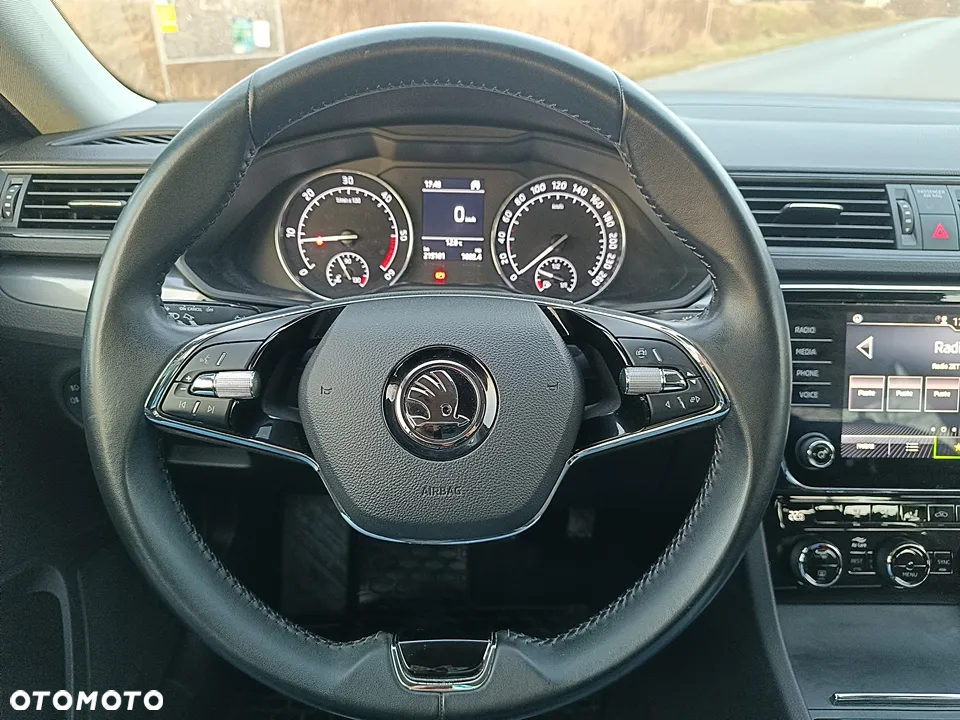 Skoda Superb 2.0 TDI Ambition - 35
