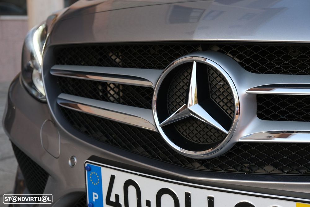 Mercedes-Benz C 300 h AMG Line - 25