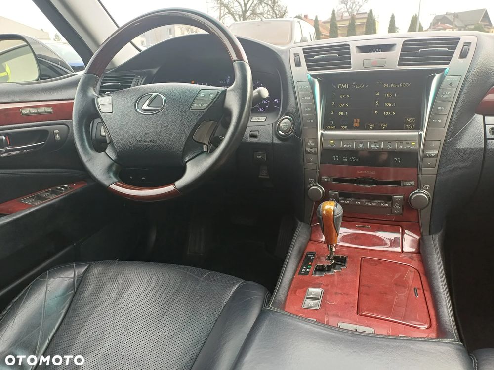 Lexus LS 460 Prestige - 31