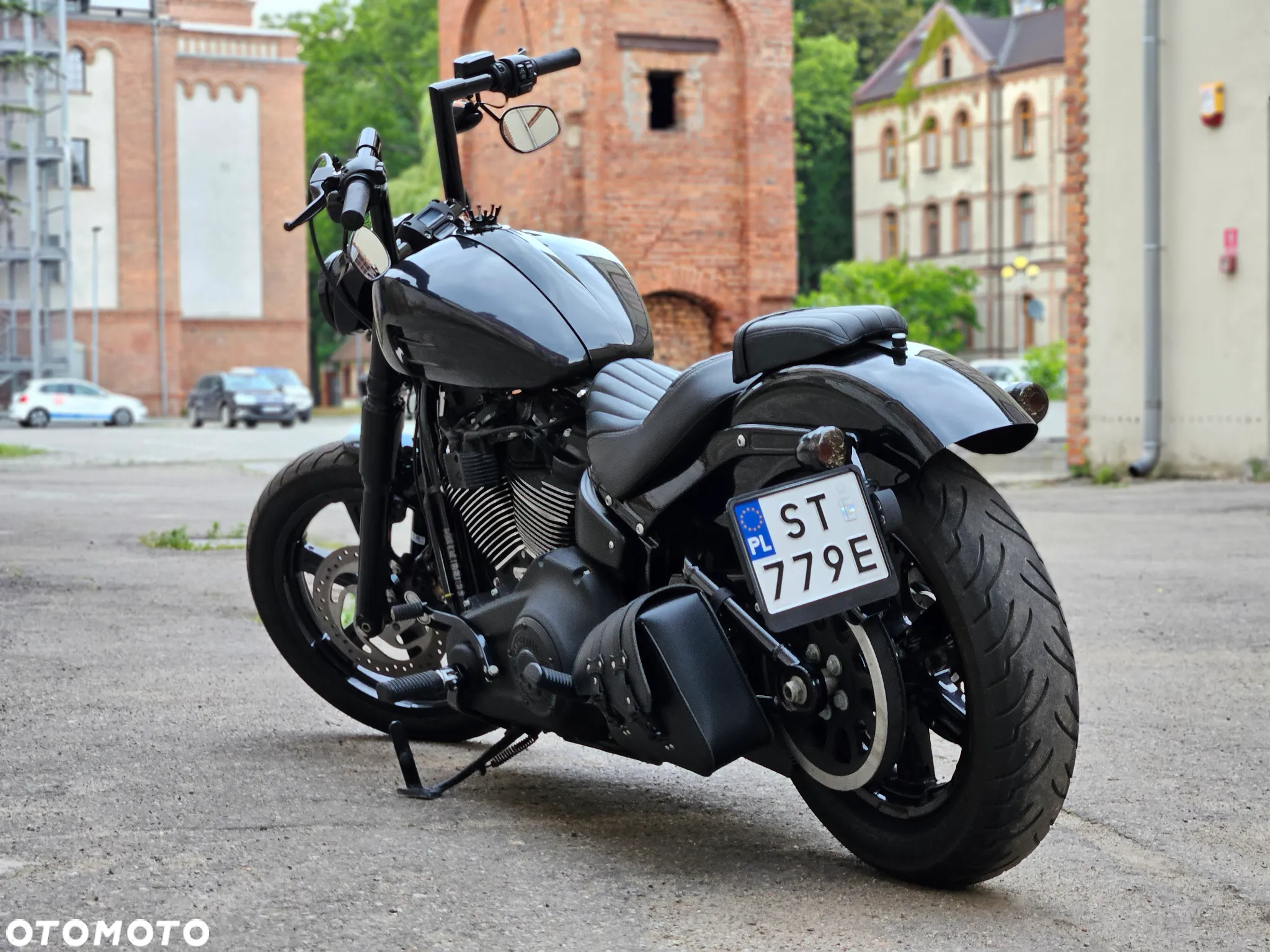 Harley-Davidson Softail Street Bob - 15