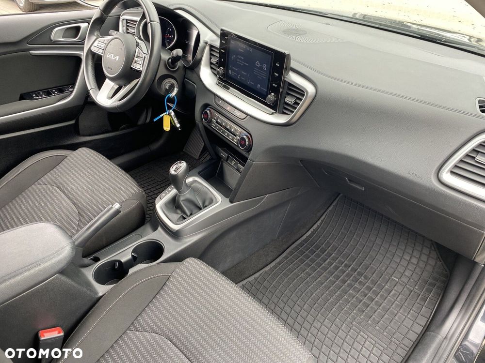 Kia Ceed - 16