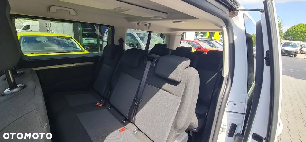 Peugeot Traveller - 17