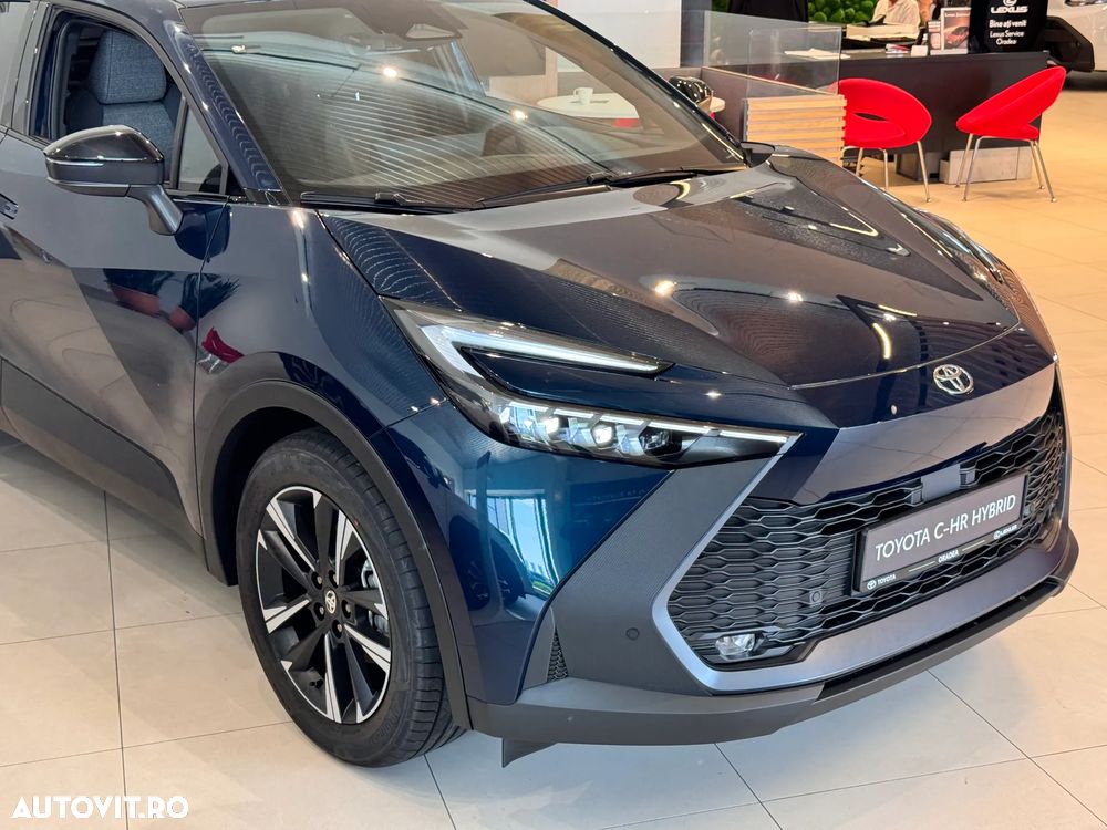 TOYOTA C-HR 2026 — imagine 10