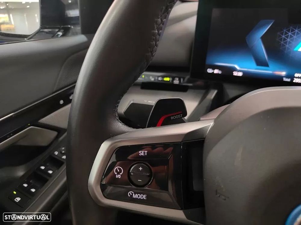 BMW i5 Touring eDrive40 - 52