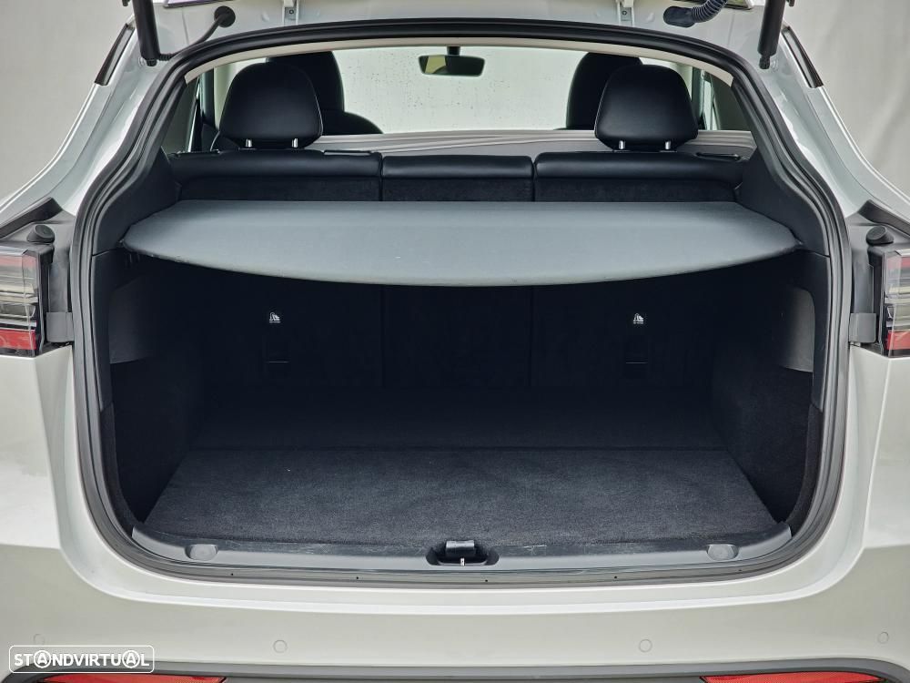 Tesla Model Y Long Range Dual Motor AWD - 5