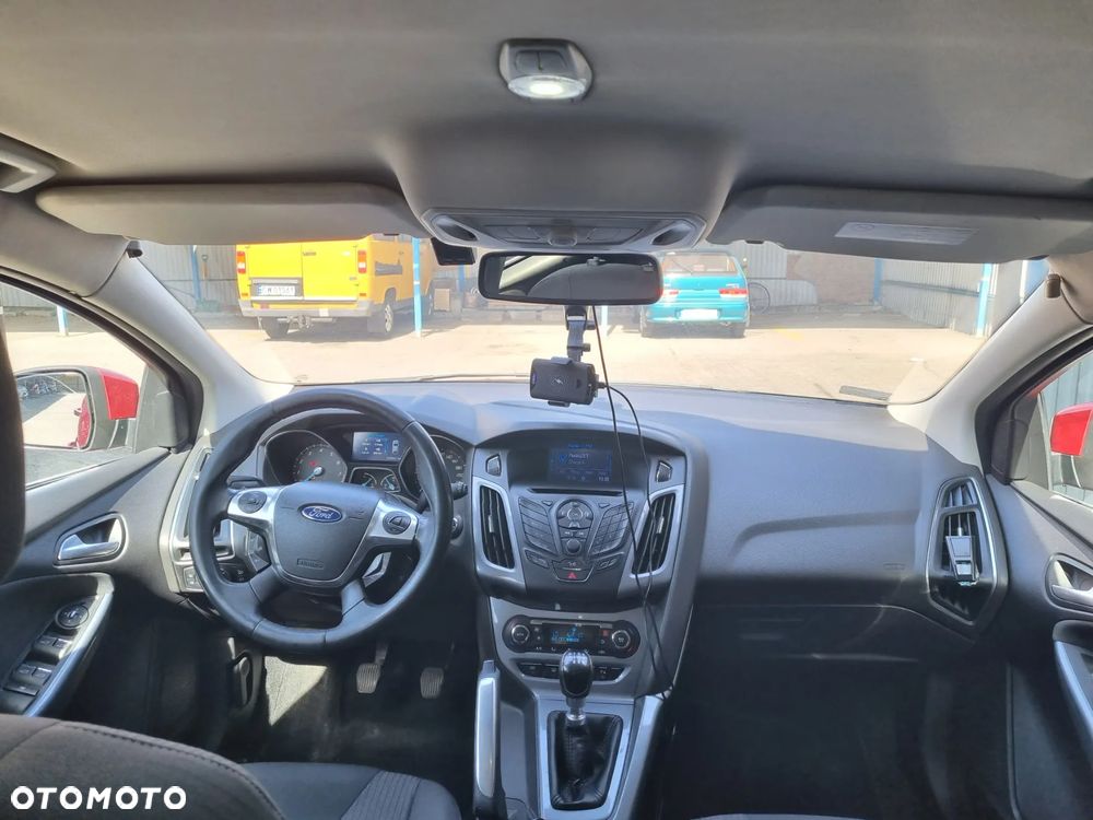 Ford Focus ver-1-6-ecoboost-titanium - 8