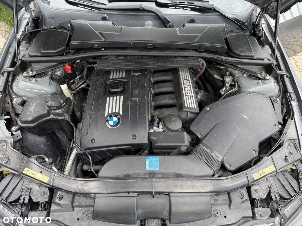 BMW Seria 3 325i - 15