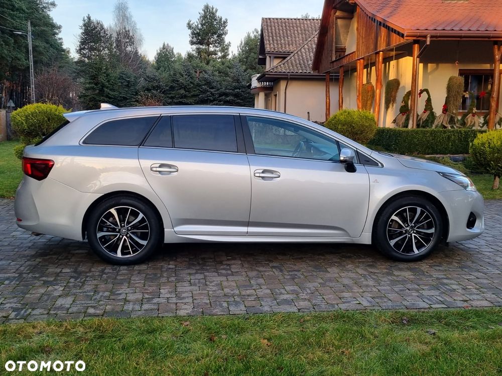 Toyota Avensis 2.0 D-4D Premium - 7