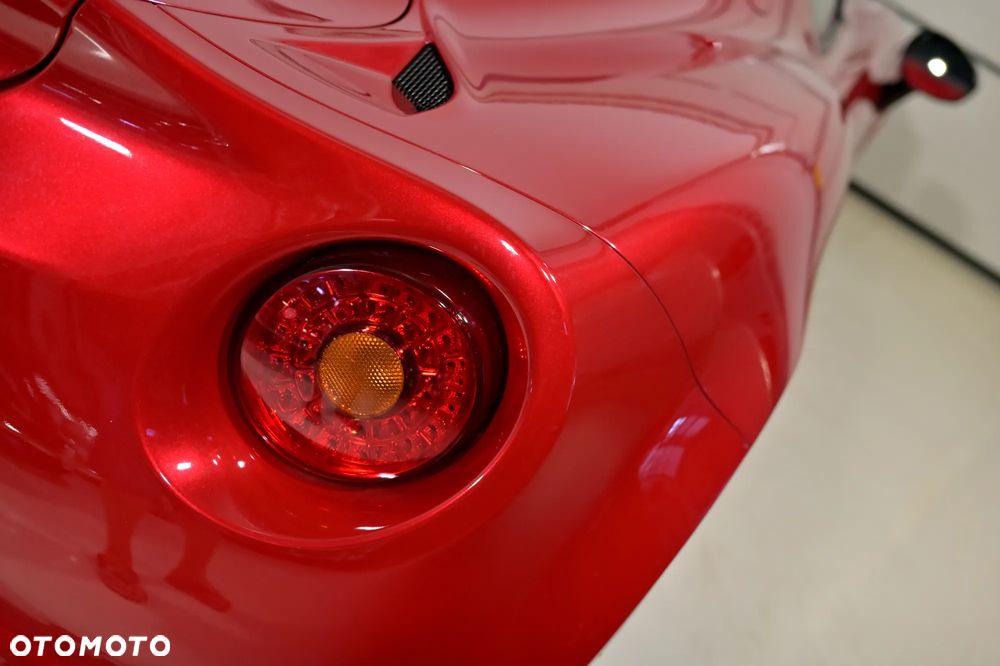 Alfa Romeo 4C - 38