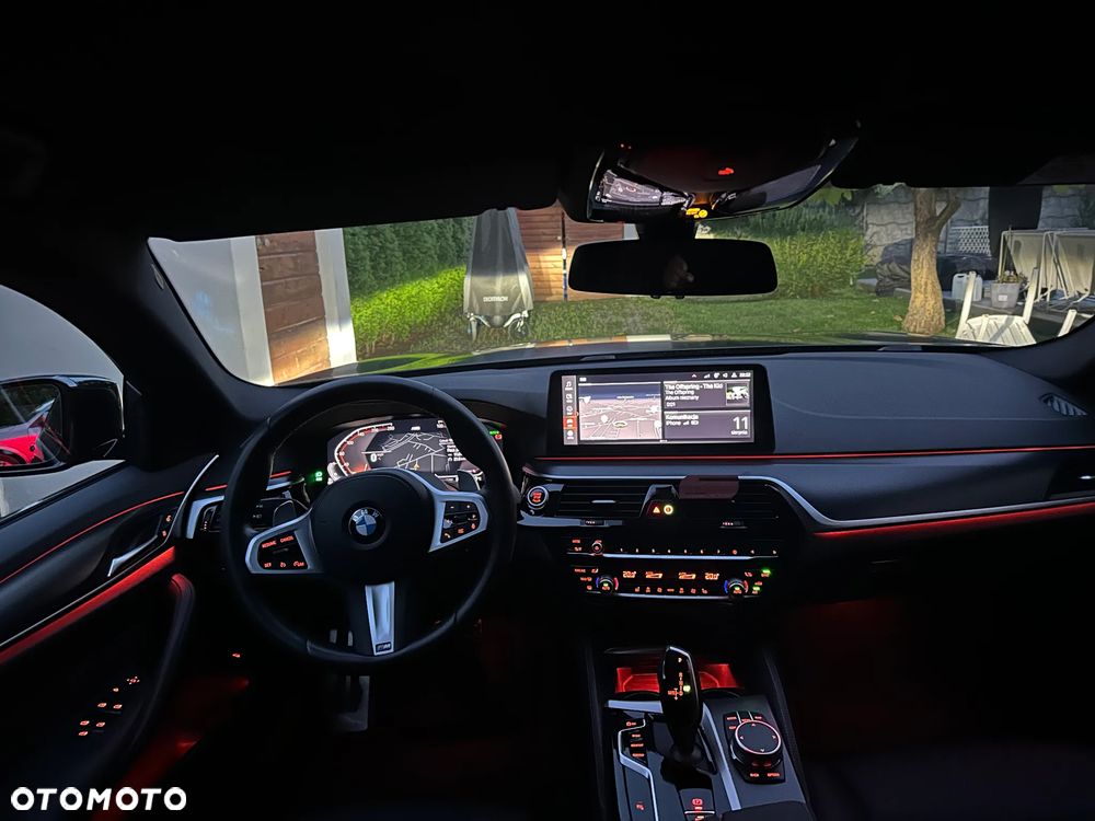 BMW Seria 5 520d xDrive MHEV - 9