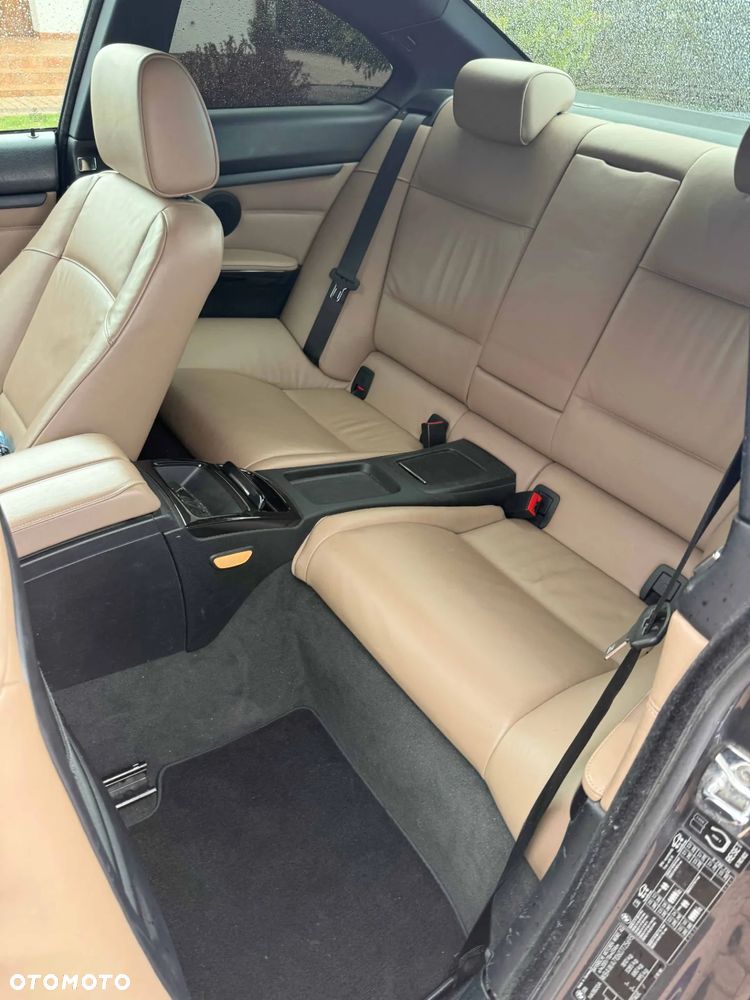 BMW Seria 3 320i - 10