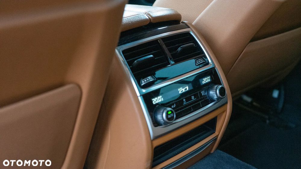 BMW Seria 7 740d xDrive - 16
