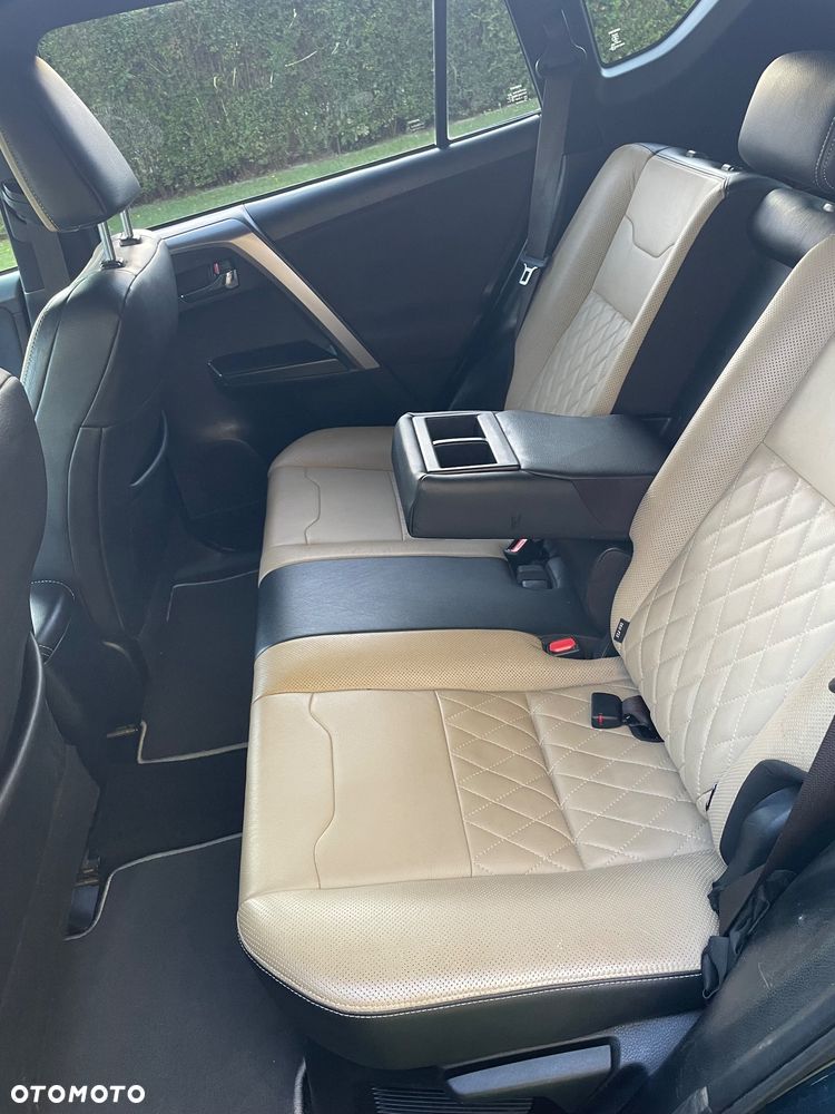 Toyota RAV4 - 17