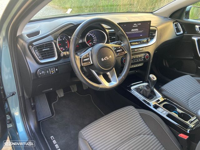Kia Ceed 1.6 CRDi ECO-Dynamics+ (48V Mild-Hybrid) Platinum Edition - 16