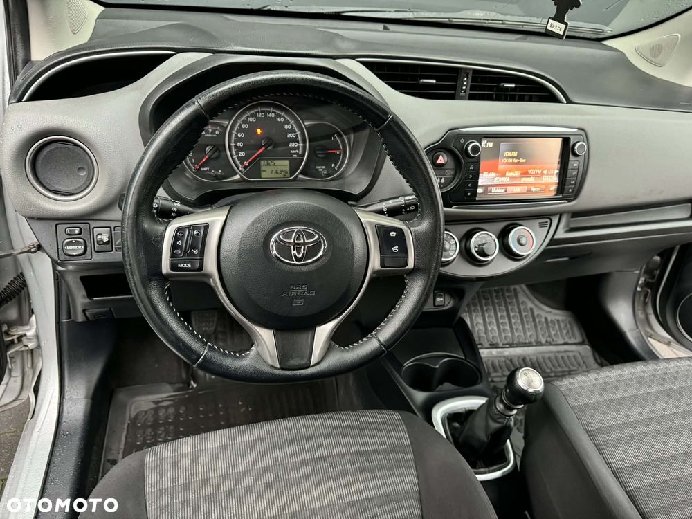 Toyota Yaris 1.33 Premium - 9