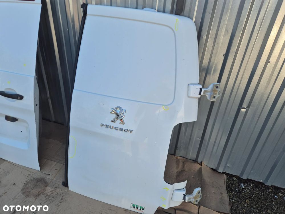 DRZWI TYLNE PEUGEOT EXPERT III JUMPY III 2015- - 18