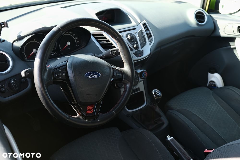 Ford Fiesta 1.6 Sport - 21