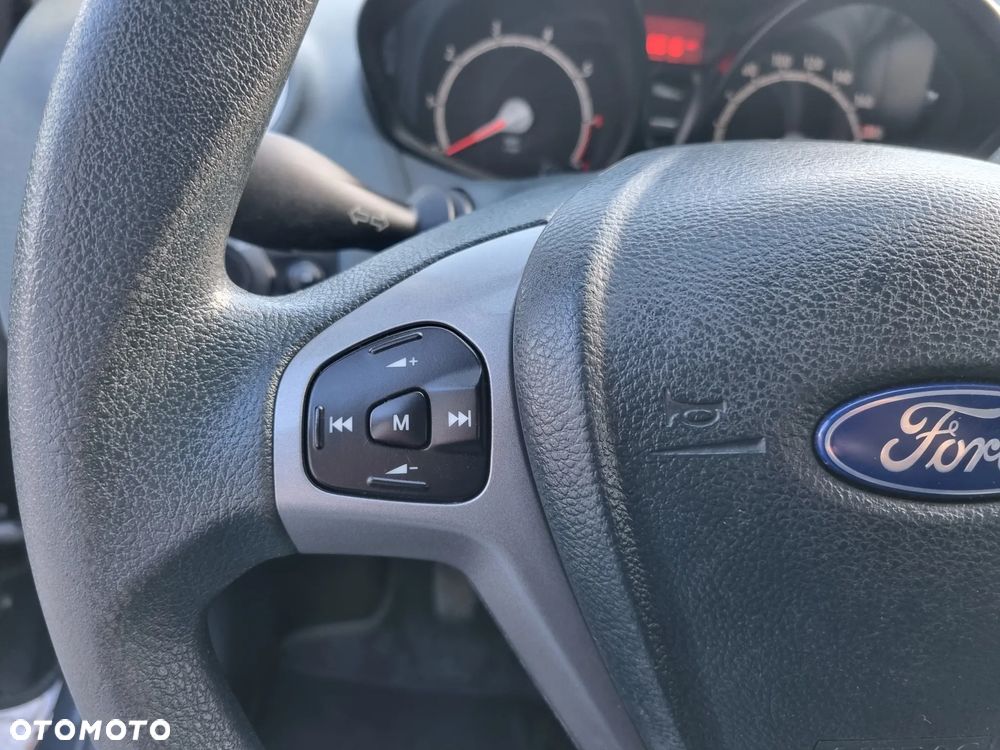 Ford Fiesta 1.25 Champions Edition - 14