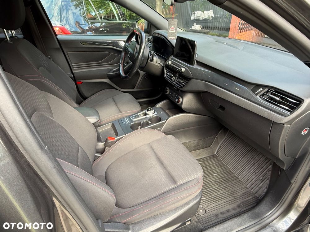 Ford Focus 1.5 EcoBoost ST-Line - 6