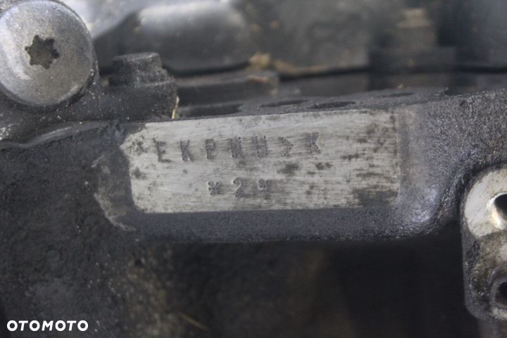 SILNIK CITROEN C4 I 1.6HDI 10JB92 - 8