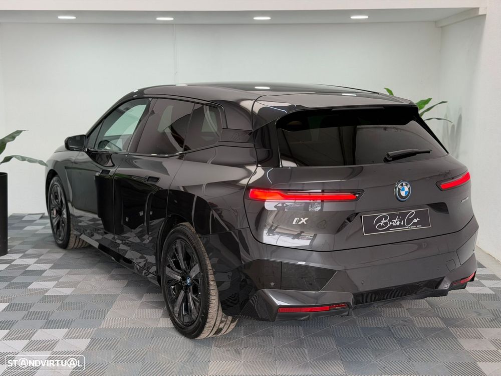 BMW iX xDrive 50 Pack Desportivo - 5