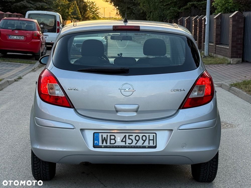 Opel Corsa 1.2 16V Essentia - 11