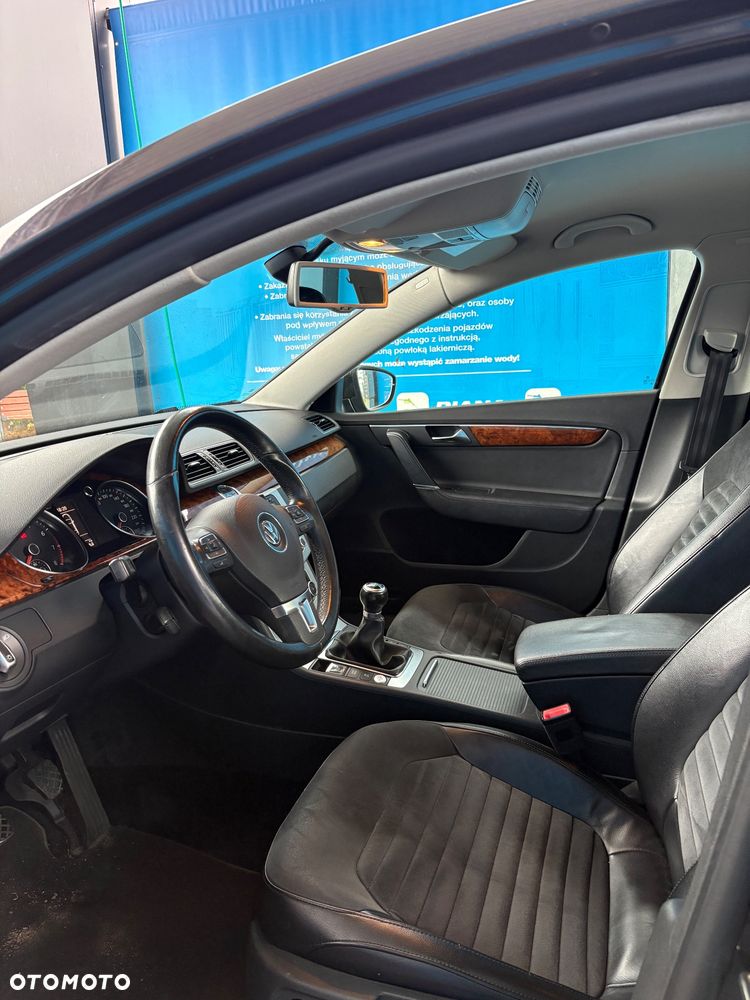 Volkswagen Passat 1.8 TSI Highline - 18