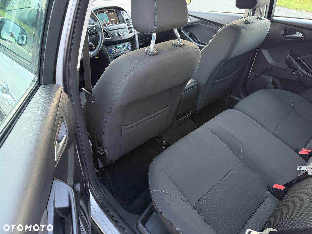 Ford Focus 1.5 TDCi SYNC Edition - 13