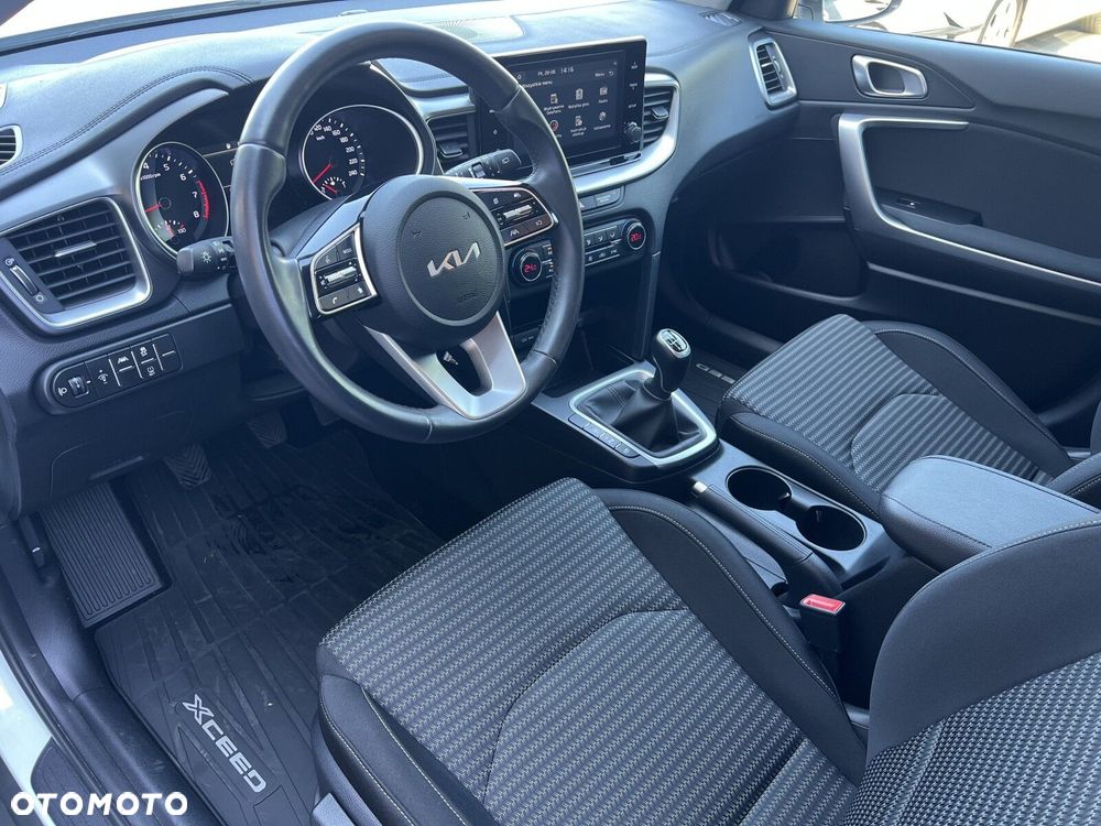 Kia XCeed - 28